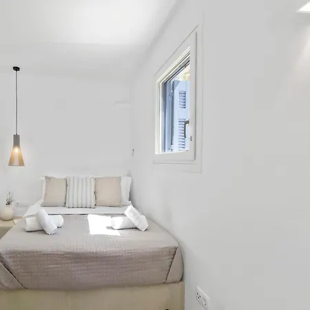 Holiday home Gaia, Beachfront, Plunge Pool & Sunset By Explore Andros *