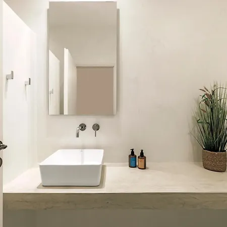 Hébergement de vacances Gaia, Beachfront, Plunge Pool & Sunset By Explore Andros *