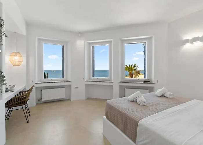 Casa vacanze Gaia, Beachfront, Plunge Pool & Sunset By Explore Andros Aprovaton